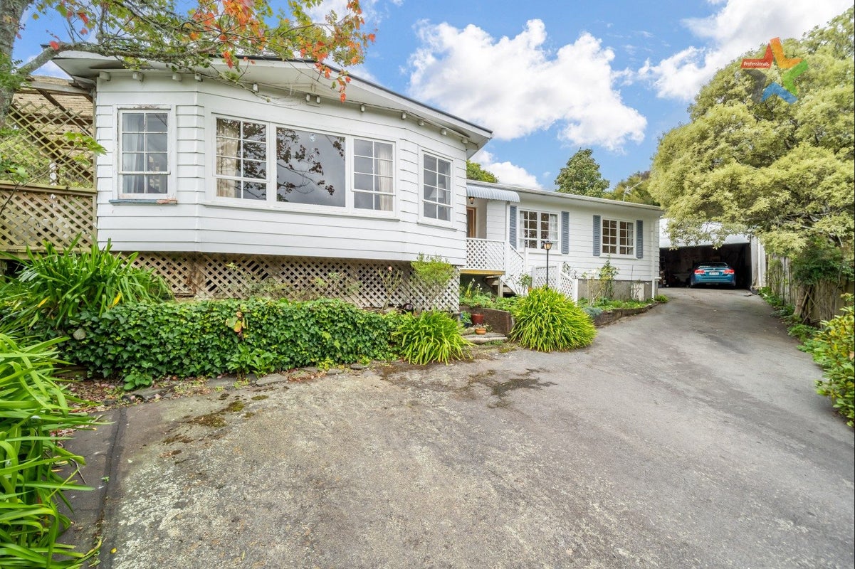 5 Mokopuna Grove, Stokes Valley, Lower Hutt - Carousel 1