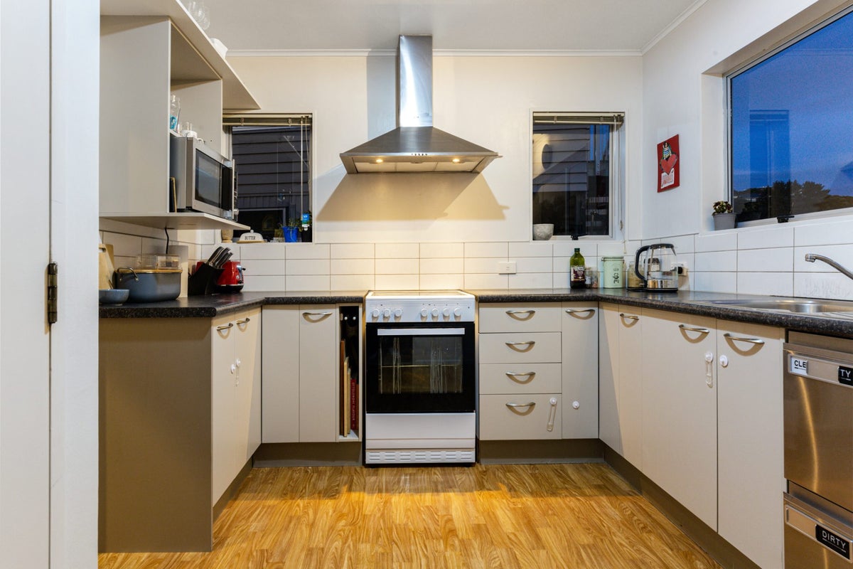 58 Eskdale Road, Papakowhai, Porirua - Carousel 2