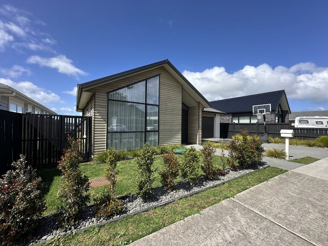 26 Vintry Drive, Huapai, Kumeu - Carousel 1