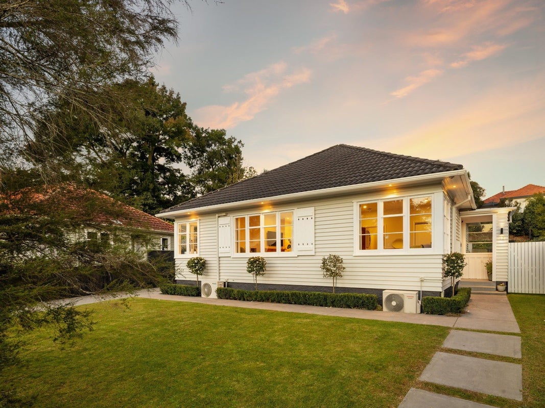 42 Galway Avenue, Hamilton East, Hamilton - Carousel 2