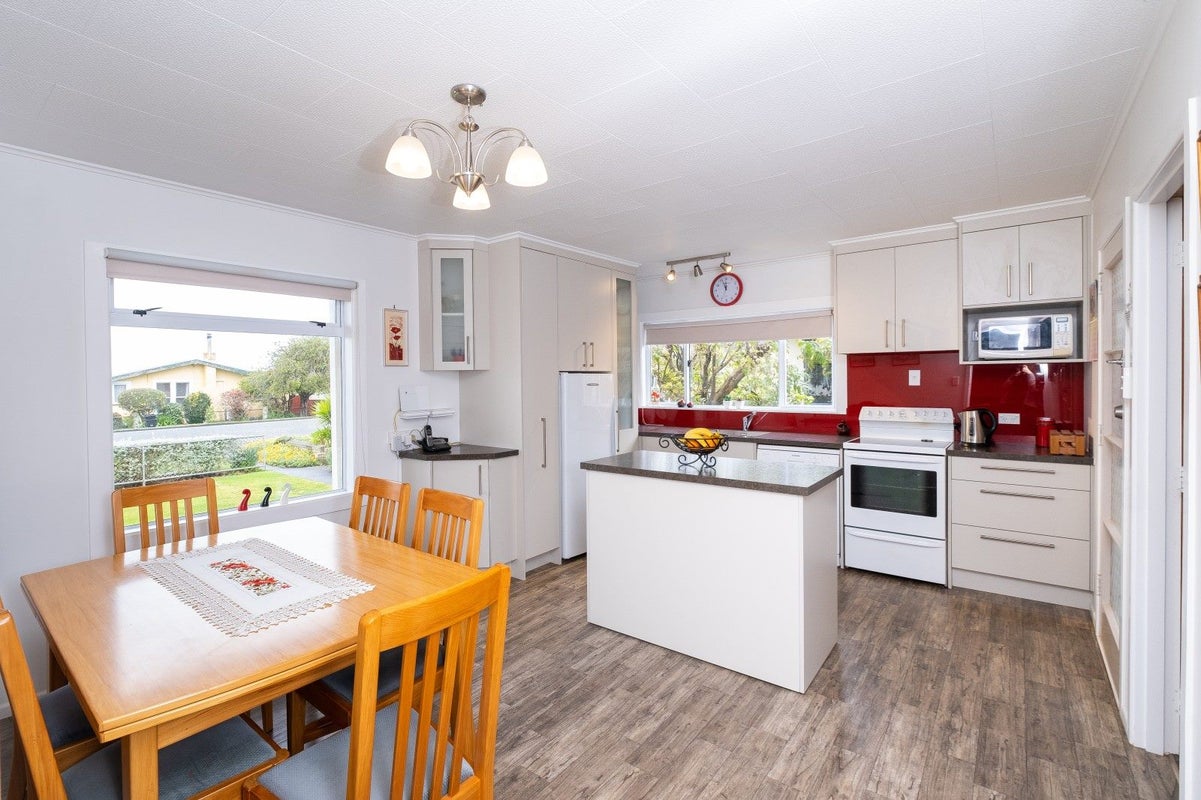 7 Collison Terrace, Haumoana, Haumoana - Carousel 1