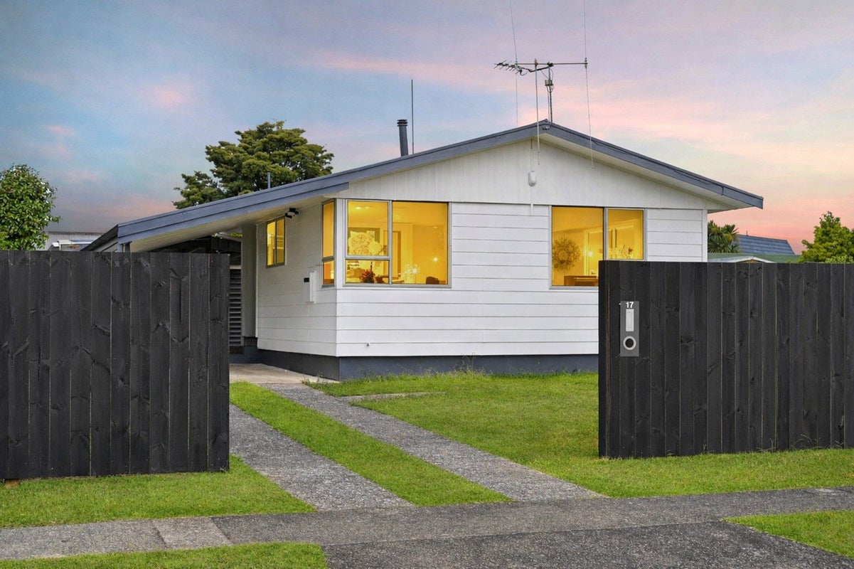 17 Enfield Street, Nawton, Hamilton - Carousel 1