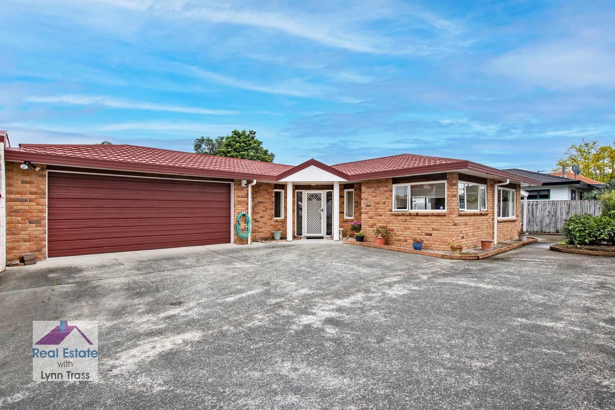 15 Haronui Street, Kensington, Whangarei - Carousel 1