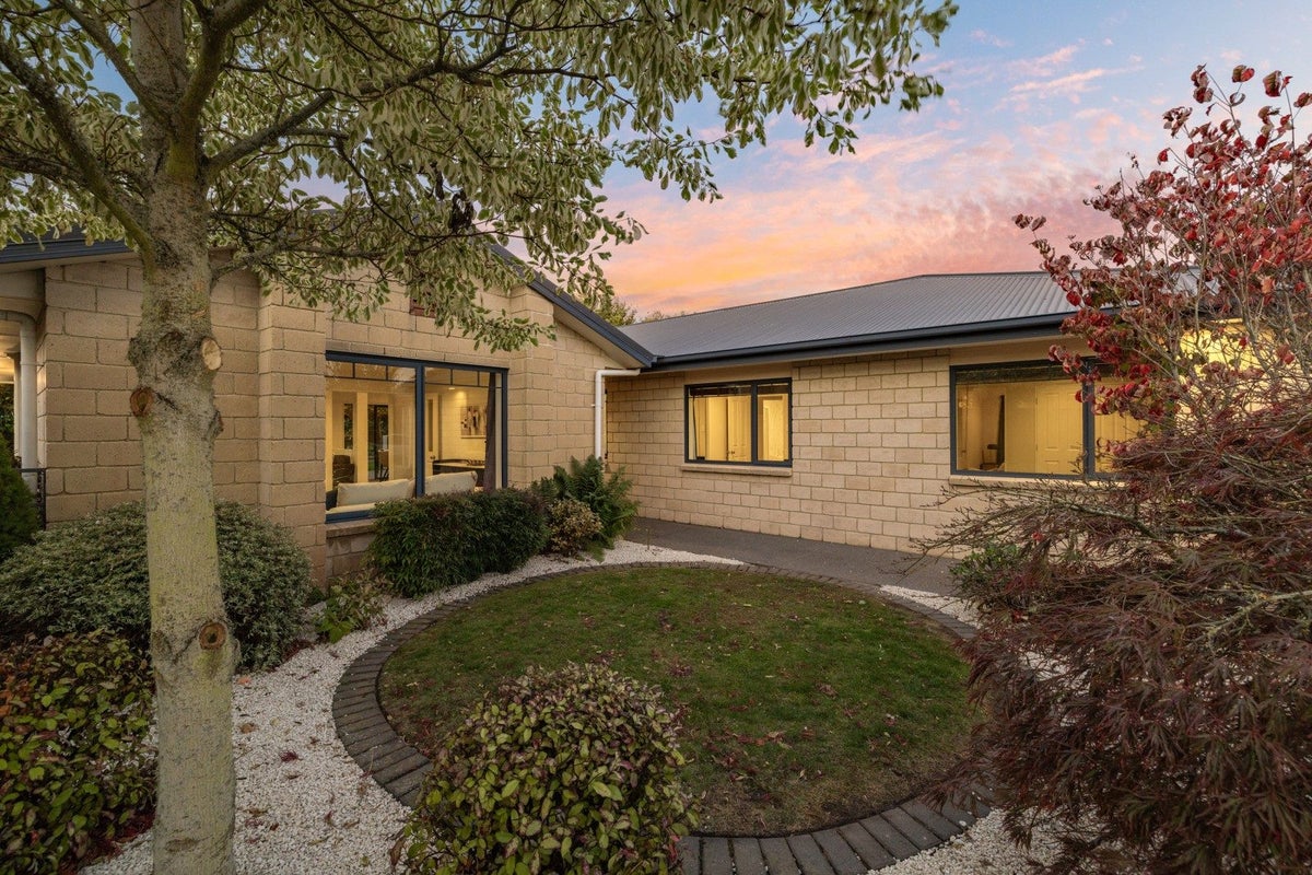 8 Redfern Street, Northwood, Christchurch - Carousel 2