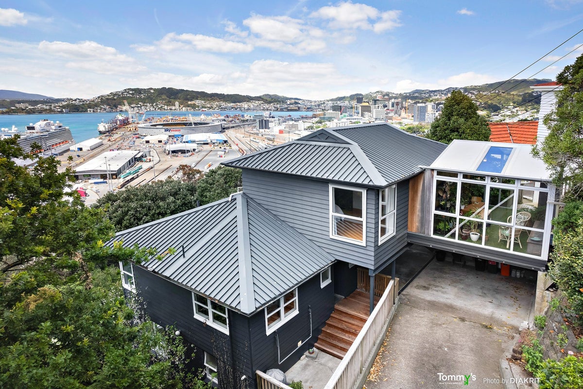 56 Barnard Street, Wadestown, Wellington - Carousel 2