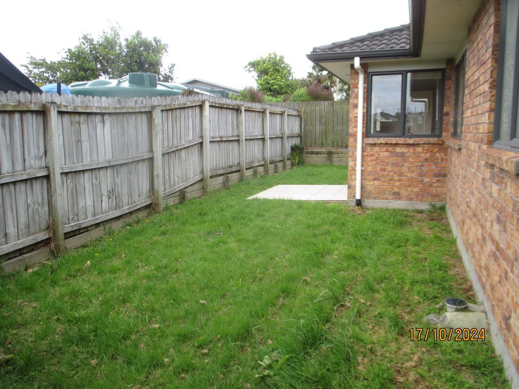 25 Toomer Place, Beachlands, Auckland - Carousel 1