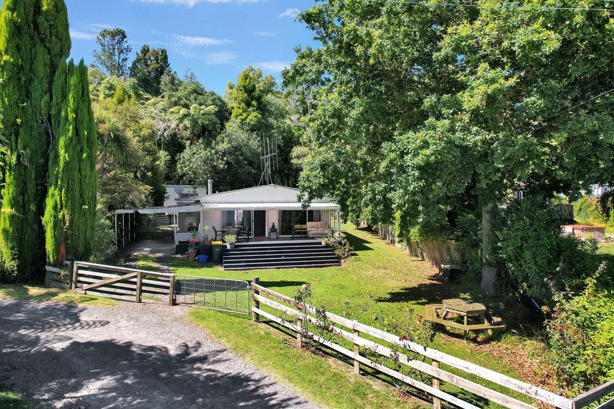 449 State Highway 30, Lake Rotoma, Rotorua - Carousel 31
