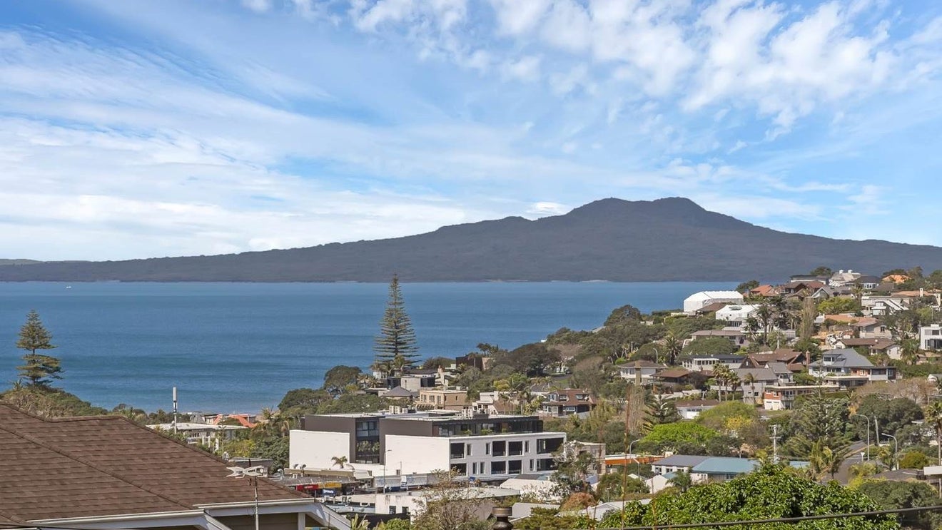 16 Sunrise Avenue, Mairangi Bay, Auckland - Carousel 1