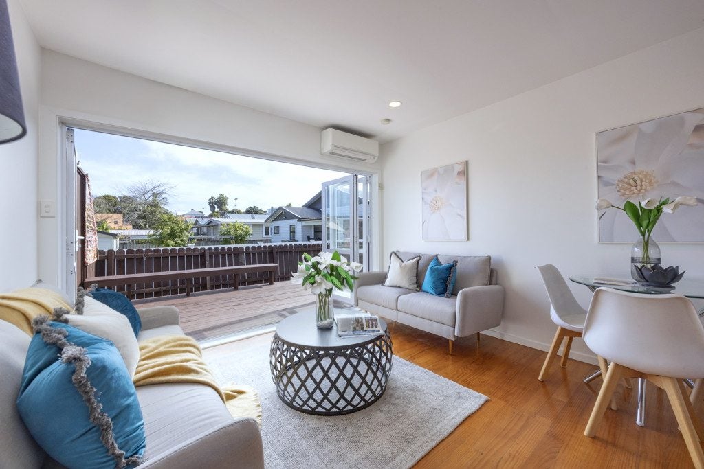 1/51 Heretaunga Avenue, Te Papapa, Auckland - Carousel 2