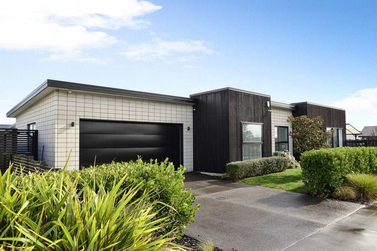 41 Medway Place, Chartwell, Hamilton - Carousel 1