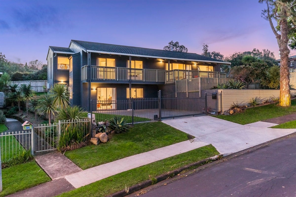 112 Sartors Avenue, Browns Bay, Auckland - Carousel 6