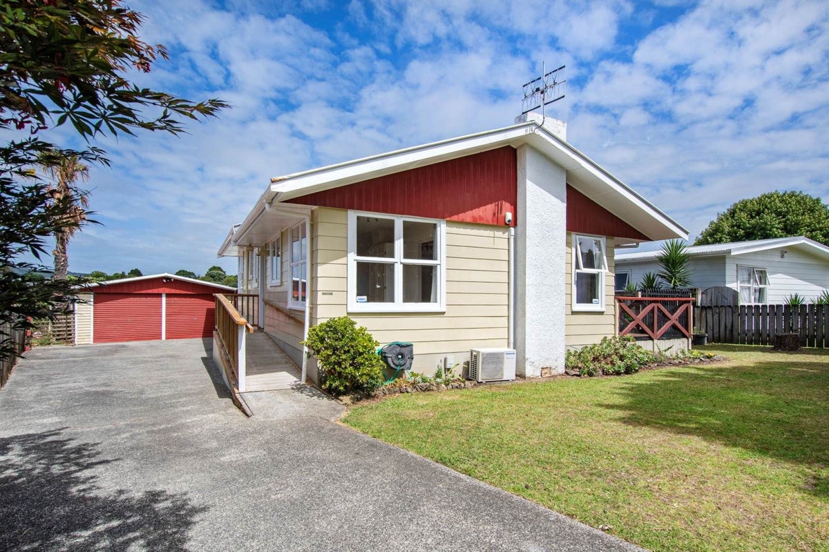 38 Beazley Crescent, Tikipunga, Whangarei - Carousel 1