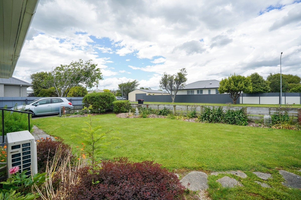 2 Wilton Street, Windsor, Invercargill - Carousel 26