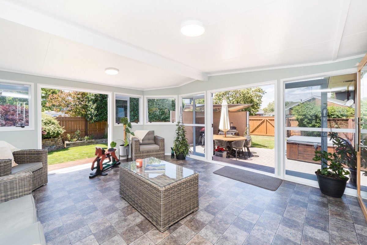 3 Gainsborough Grove, Highbury, Palmerston North - Carousel 2