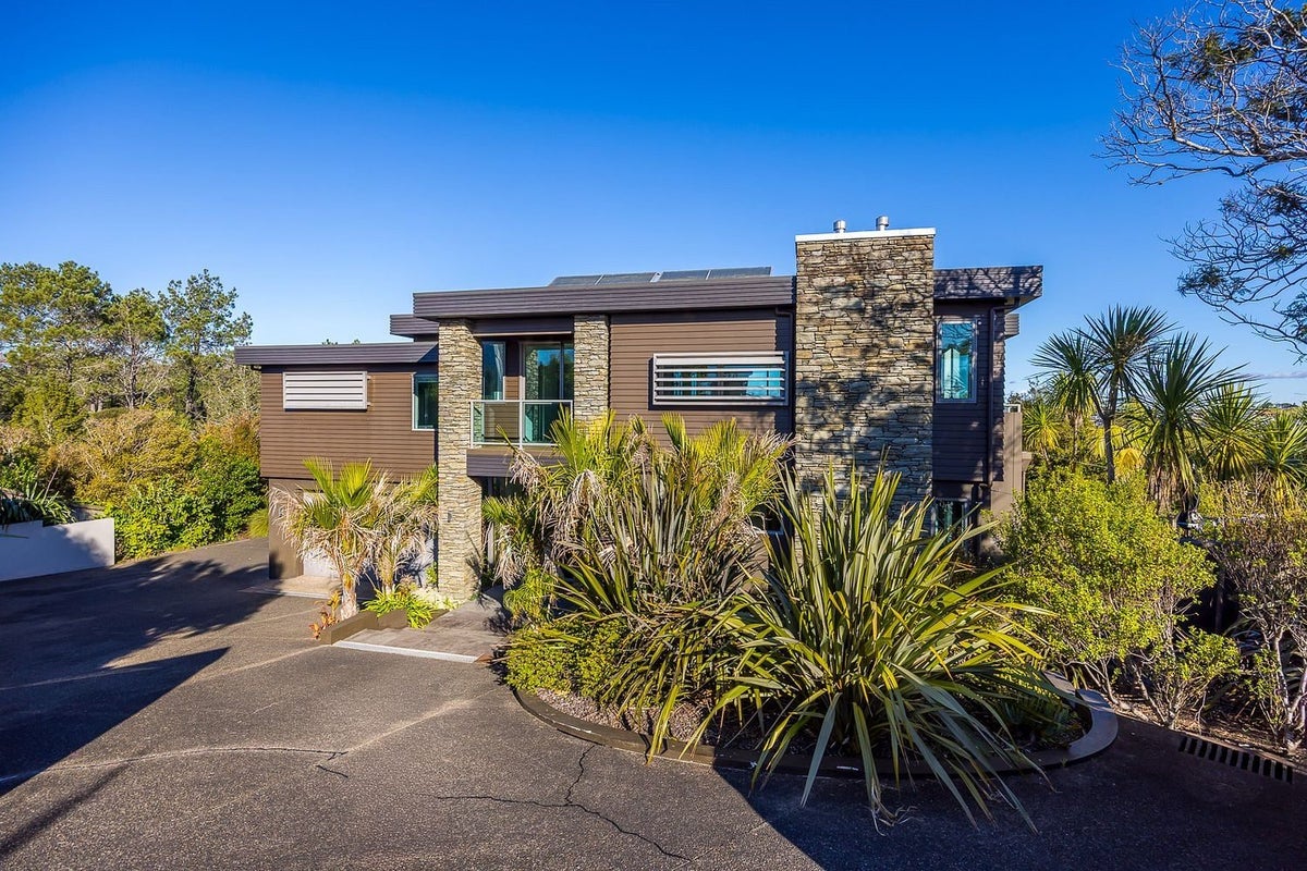 106 Hillcrest Road, Hatfields Beach, Orewa - Carousel 2