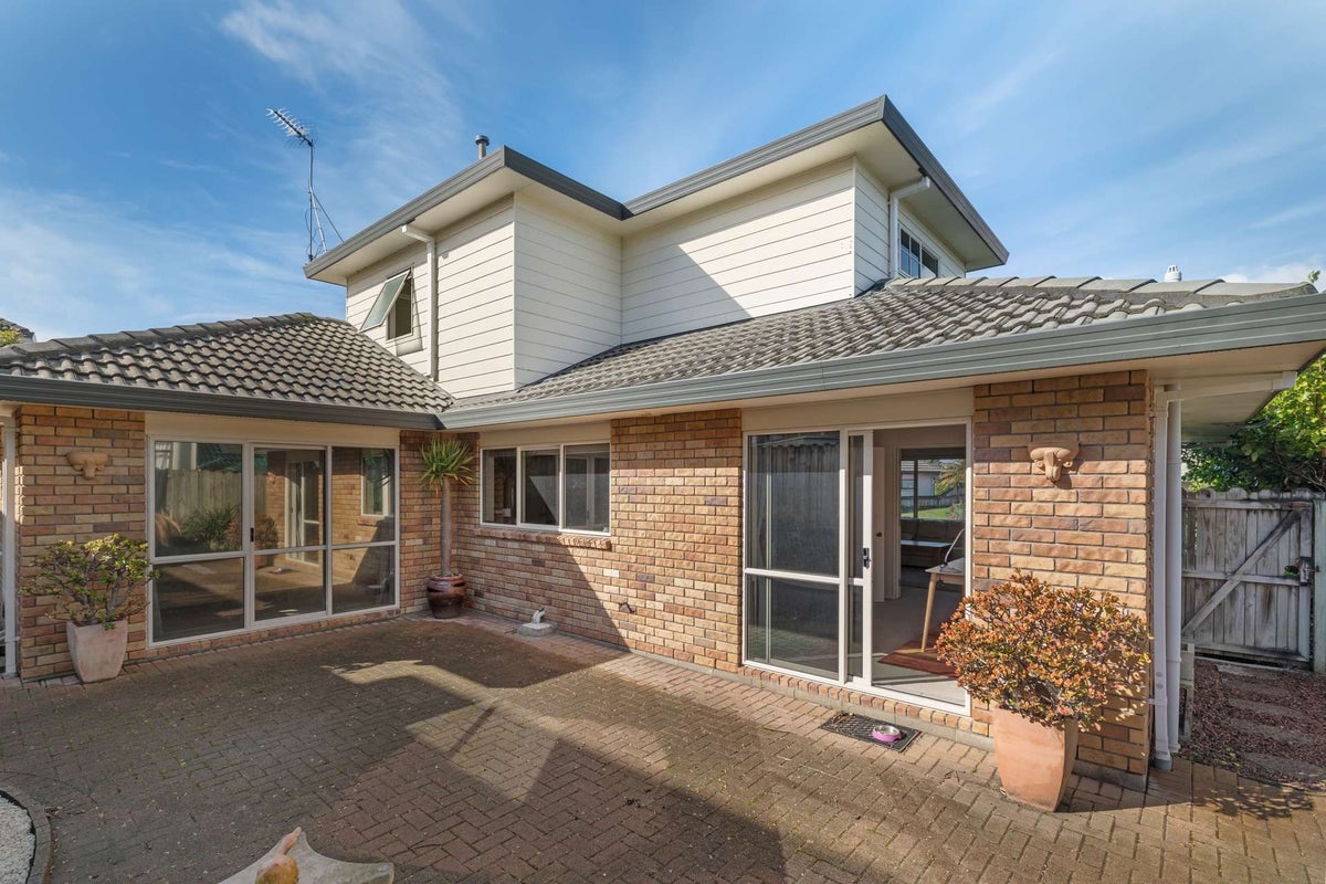 5 Pat O'Connor Place, Manurewa, Auckland - Carousel 2