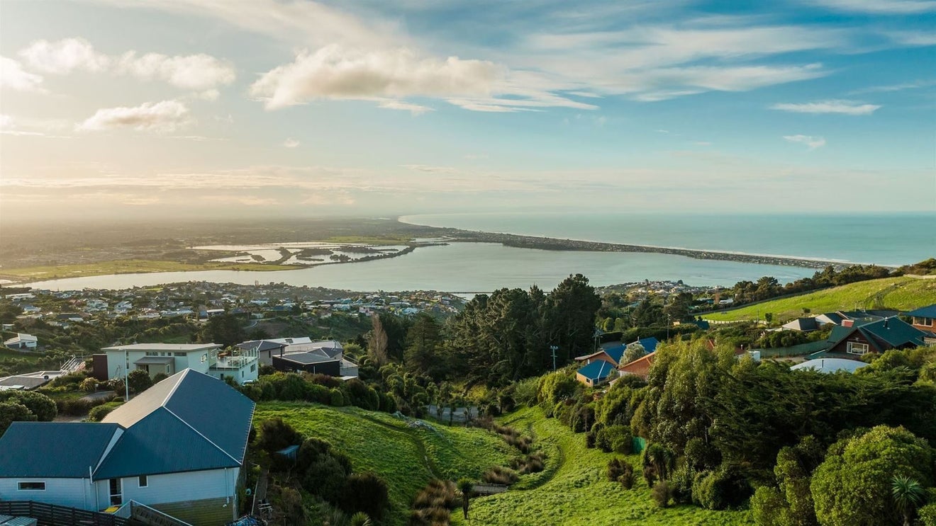 395 Upper Major Hornbrook Road, Mount Pleasant, Christchurch - Carousel 1