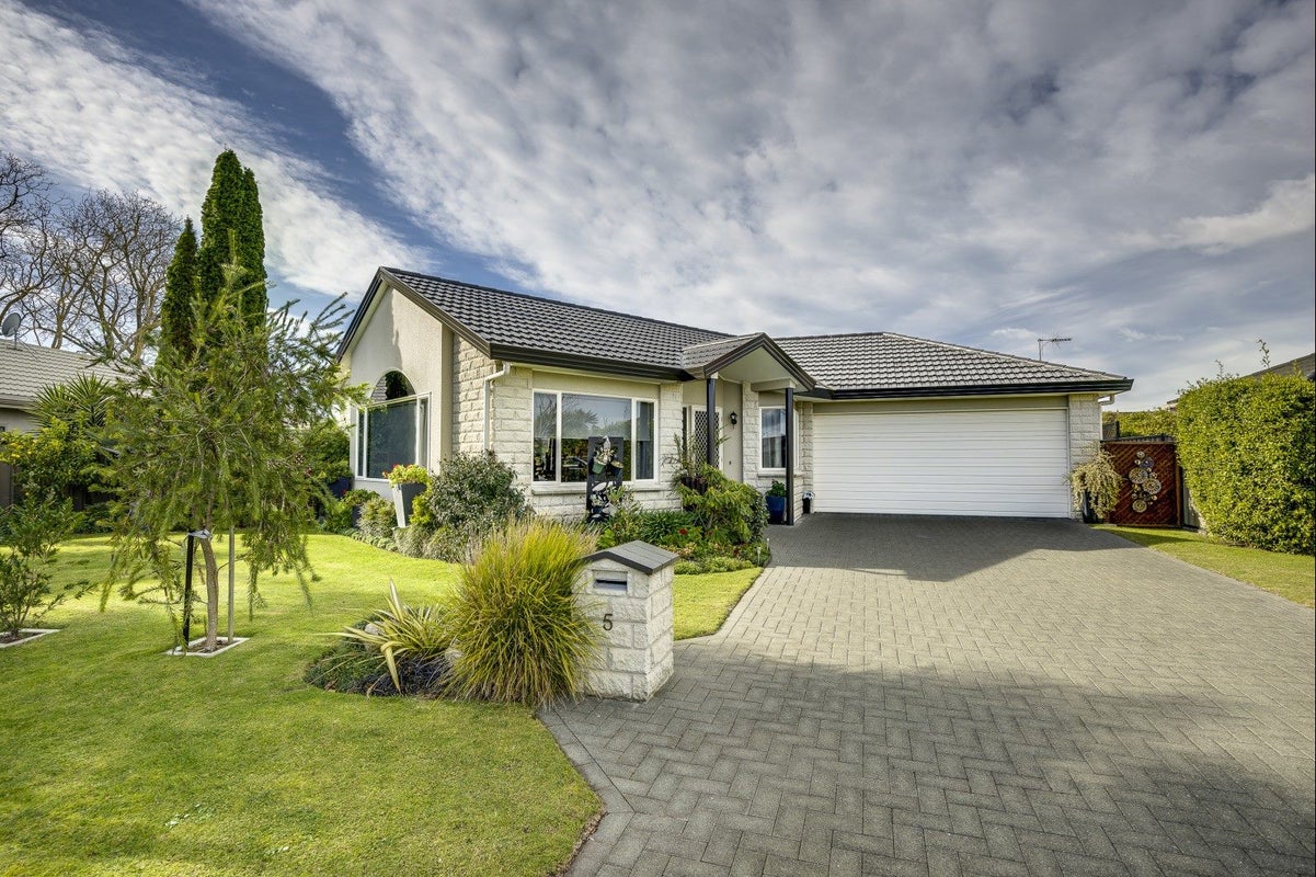 5 Flemington Place, Taradale, Napier - Carousel 1