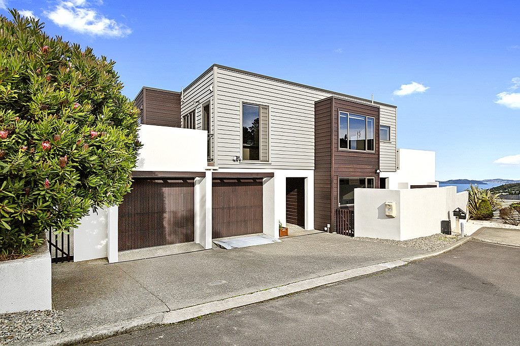 47 Arahiwi Grove, Tirohanga, Lower Hutt - Carousel 1