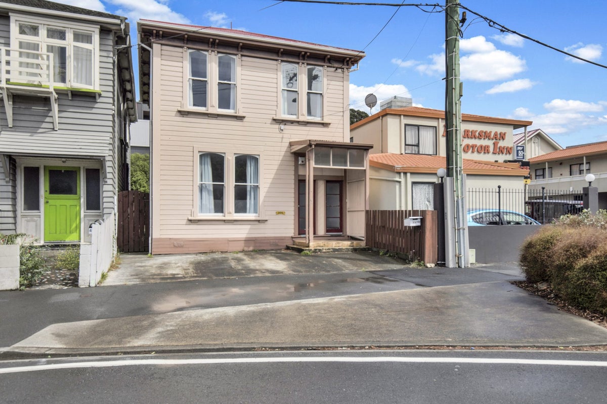 46 Sussex Street, Mount Cook, Wellington - Carousel 1
