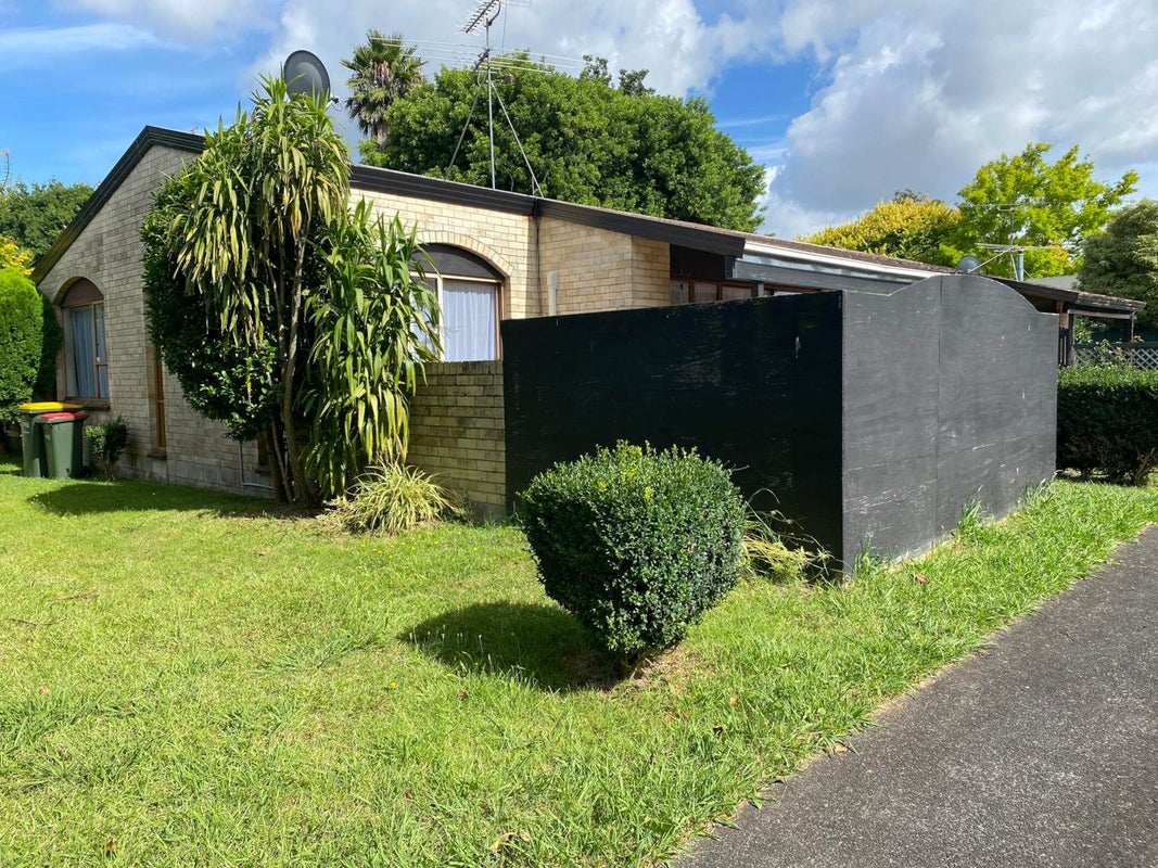 3A Corolu Place, Conifer Grove, Takanini - Carousel 14