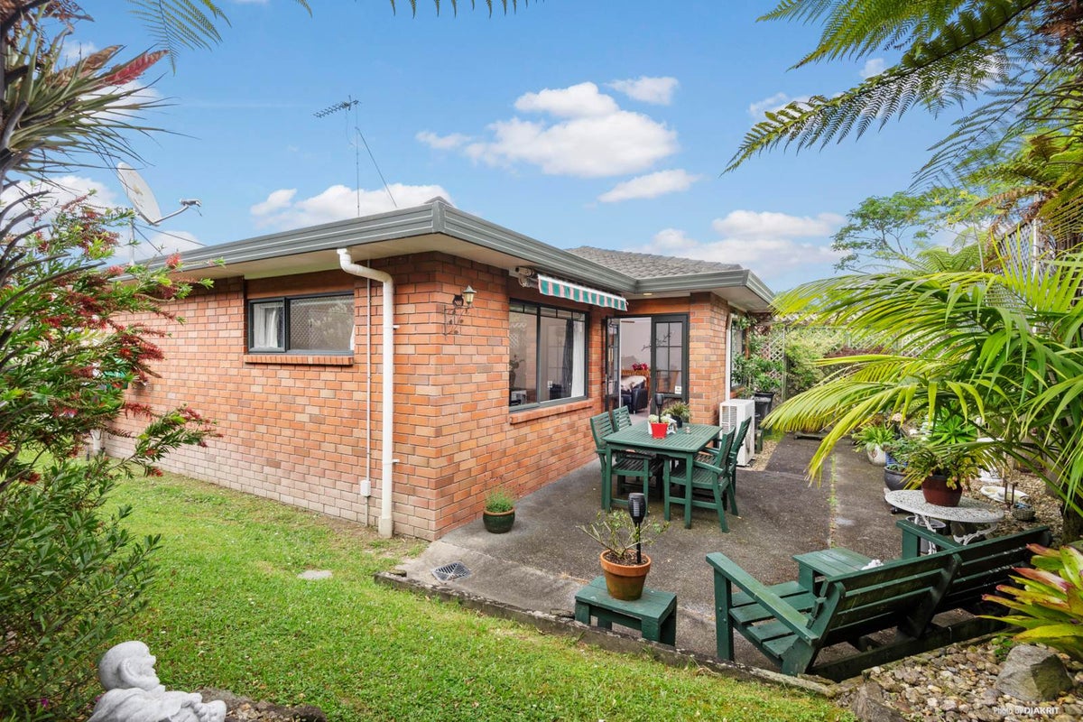 5 Marbella Drive, Massey, Auckland - Carousel 2
