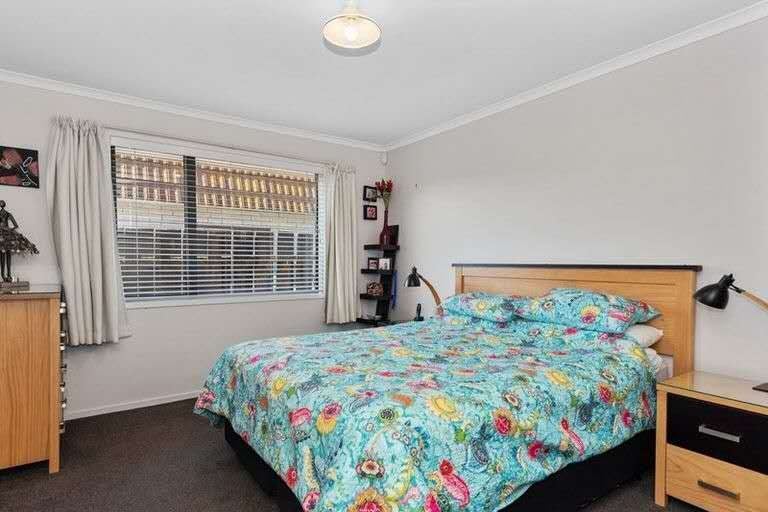6A Bell Street, Hamilton East, Hamilton - Carousel 12