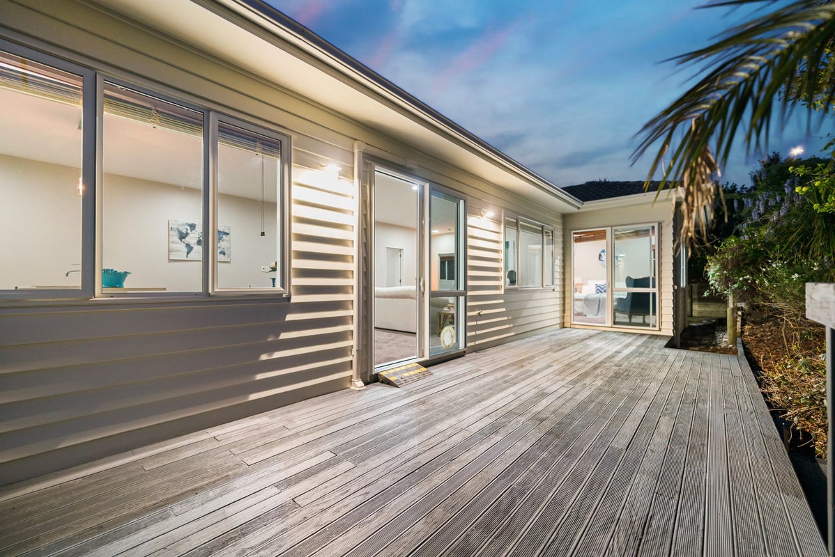 2 Jammen Drive, Massey, Auckland - Carousel 2
