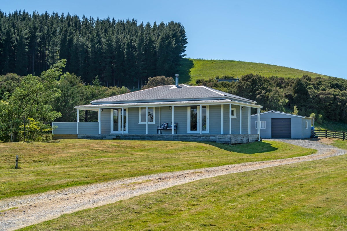 28 Matapihi Road, Te Ore Ore, Masterton - Carousel 1