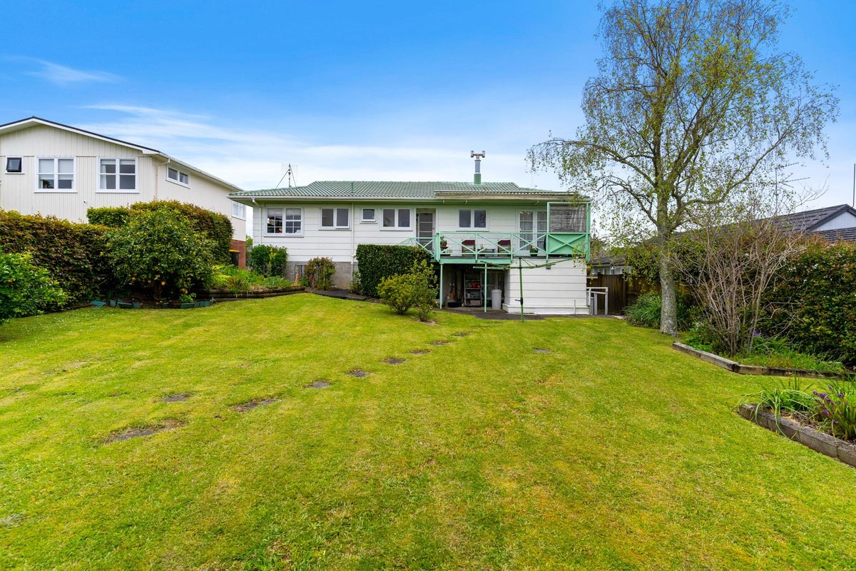 12 Baringa Place, Botany Downs, Auckland - Carousel 28