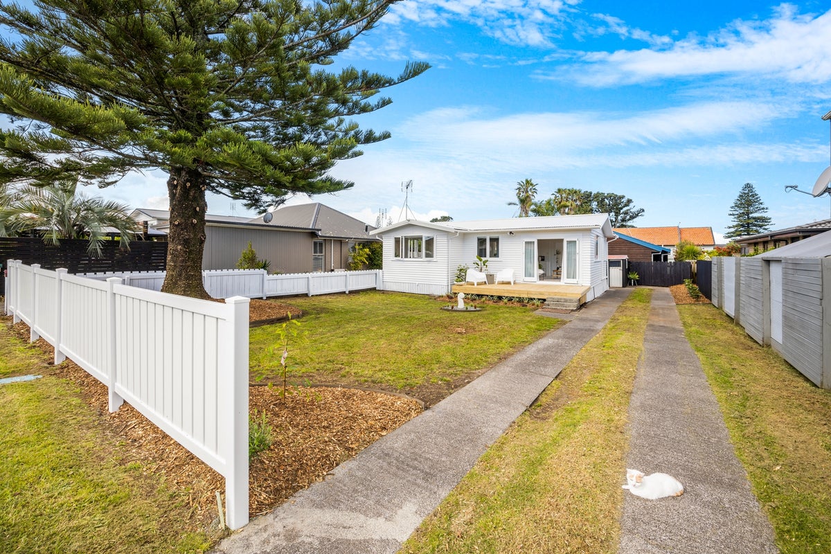 3 Elizabeth Street, Orewa, Orewa - Carousel 2