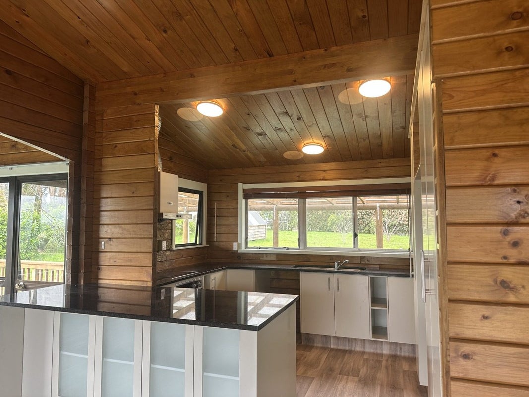 137 Simpson Road, Henderson Valley, Auckland - Carousel 2