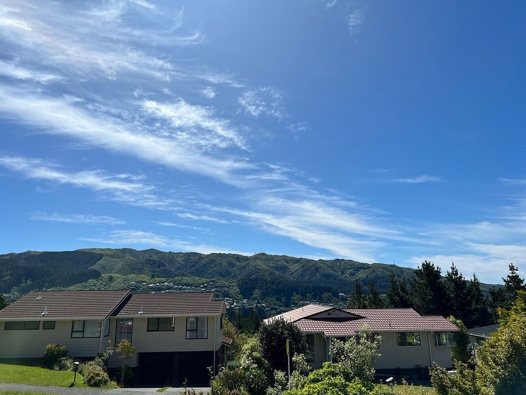 43 Woodman Drive, Tawa, Wellington - Carousel 2