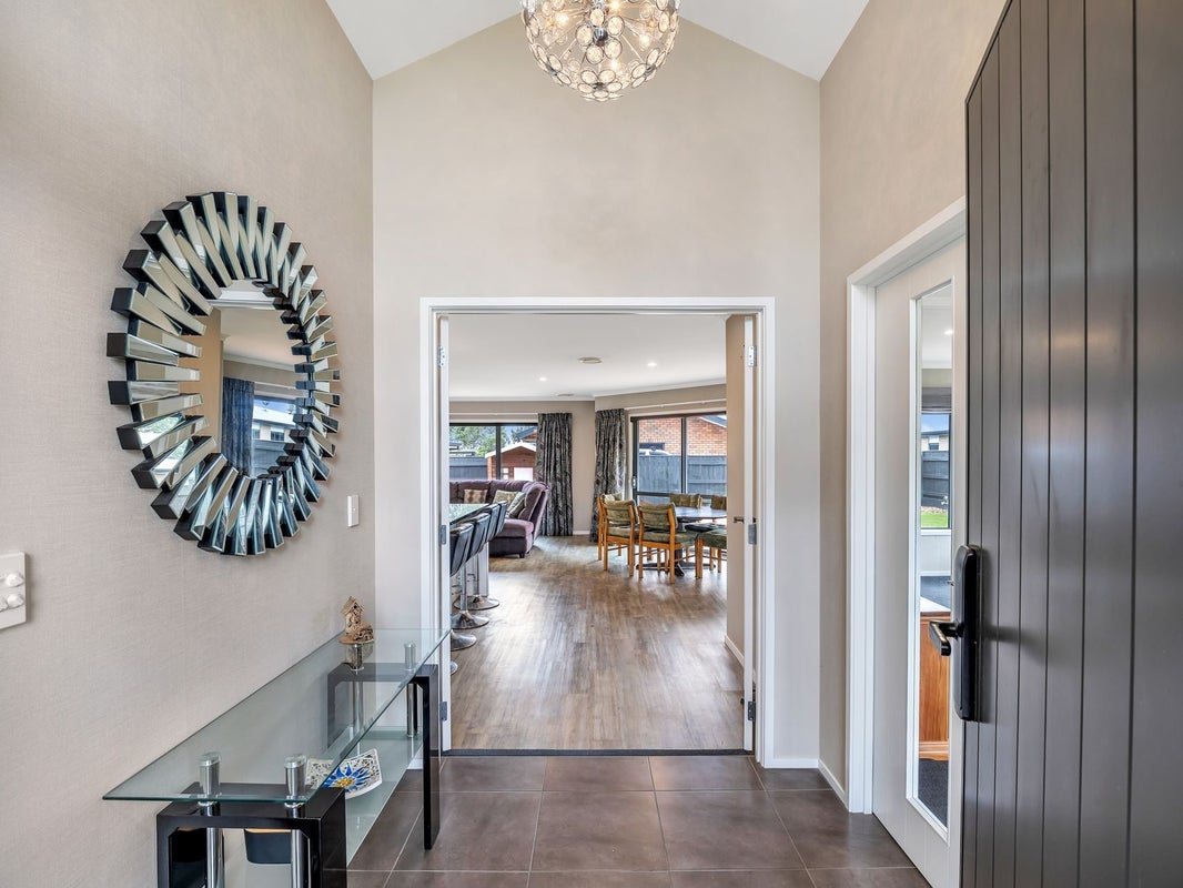 3 Crabapple Close, Milson, Palmerston North - Carousel 2