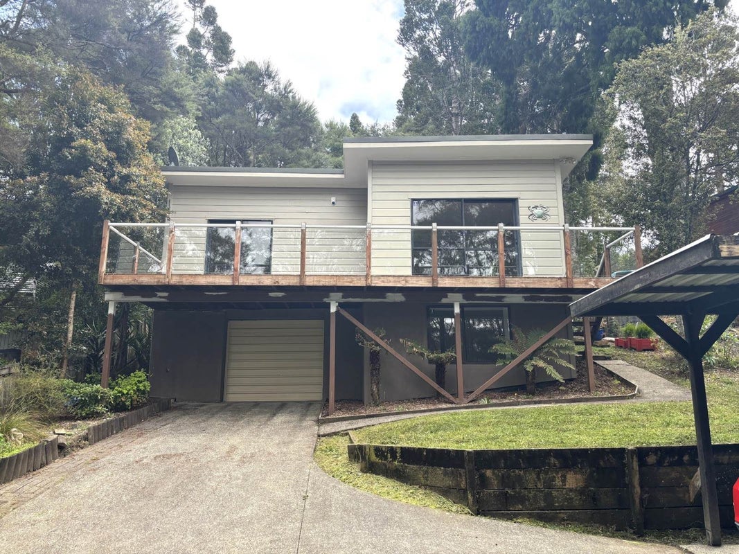 211 Laingholm Drive, Laingholm, Auckland - Carousel 1