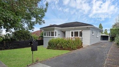 10 Mountfield Terrace, Mount Albert, Auckland - Carousel 1