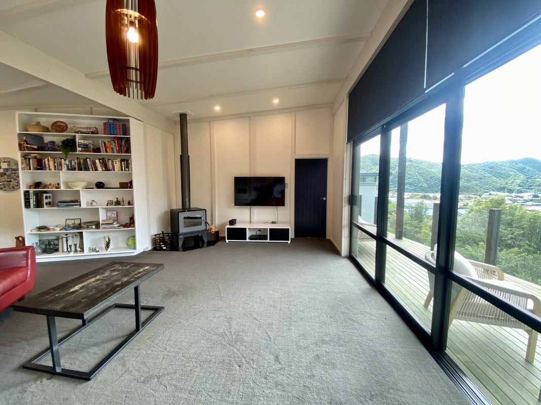 11A Moana Heights, Waikawa, Picton - Carousel 18