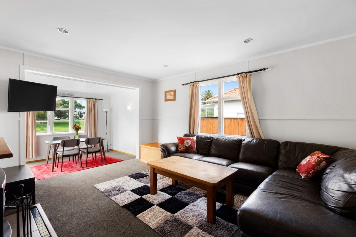 54 Douglas McLean Avenue, Marewa, Napier - Carousel 2