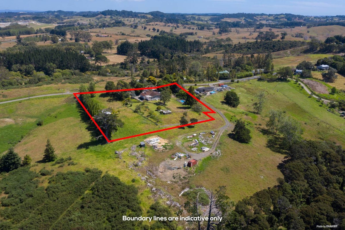 11 Russell Road, Silverdale - Carousel 2