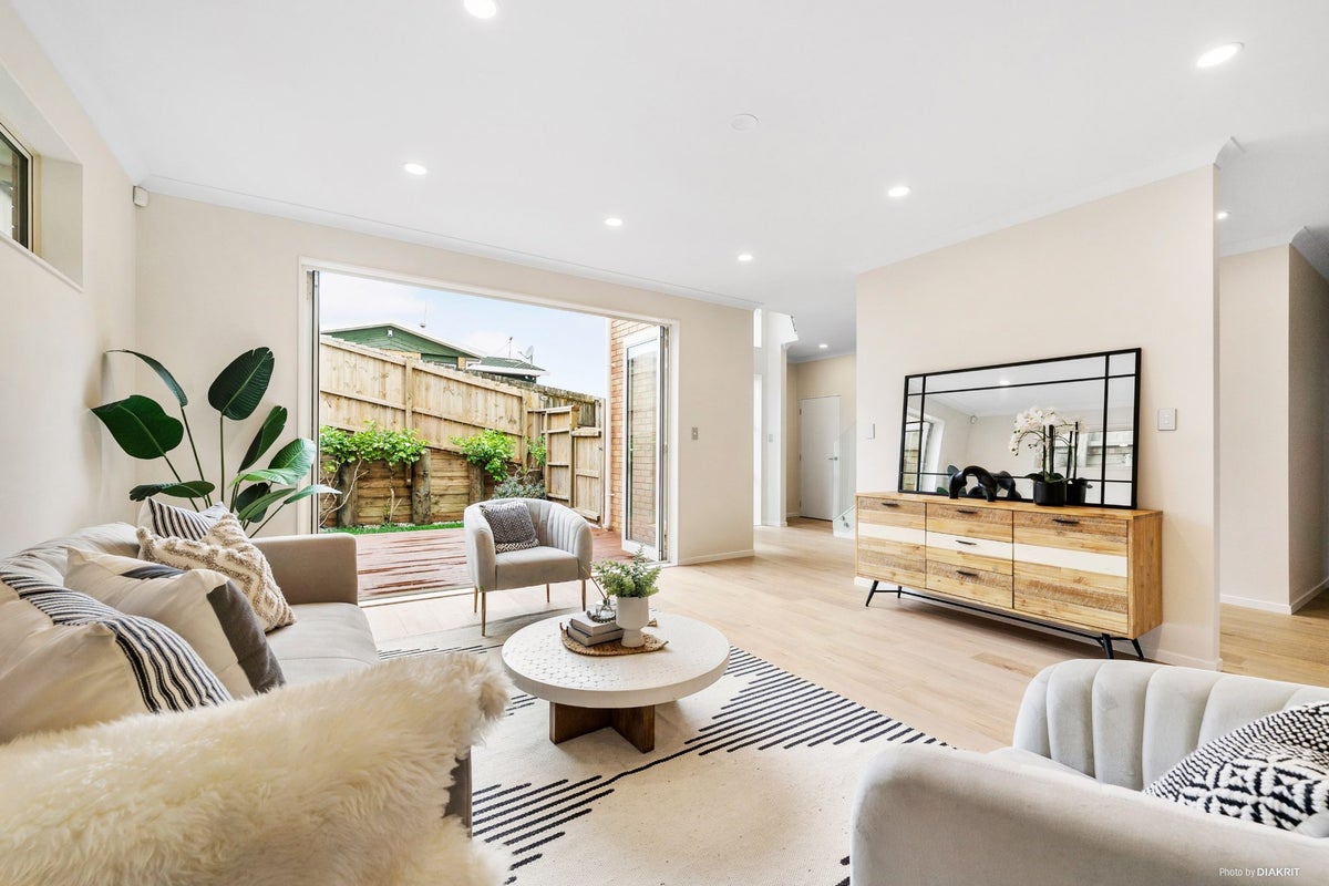 77 Donovan Street, Blockhouse Bay, Auckland - Carousel 2