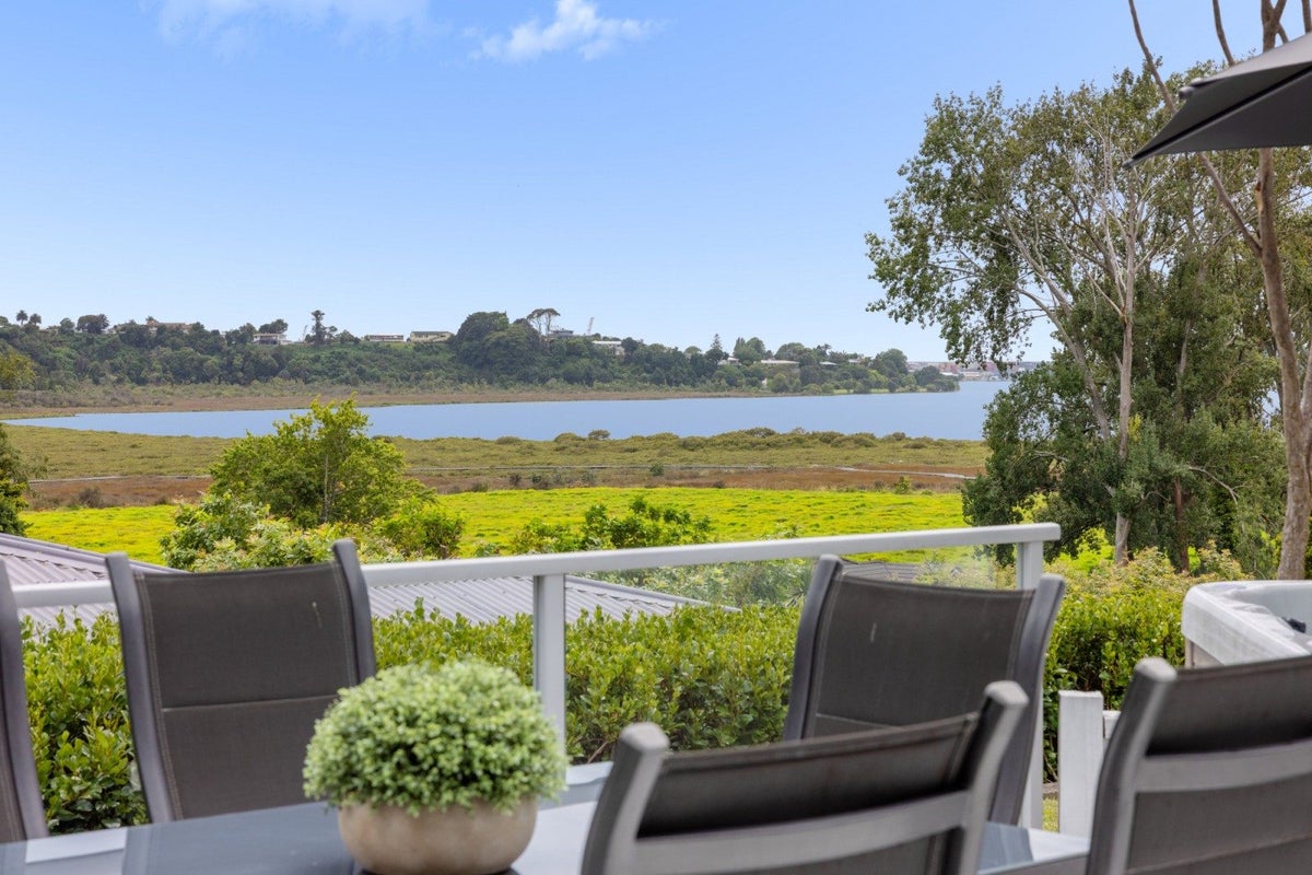 6A Waikareao Way, Brookfield, Tauranga - Carousel 2