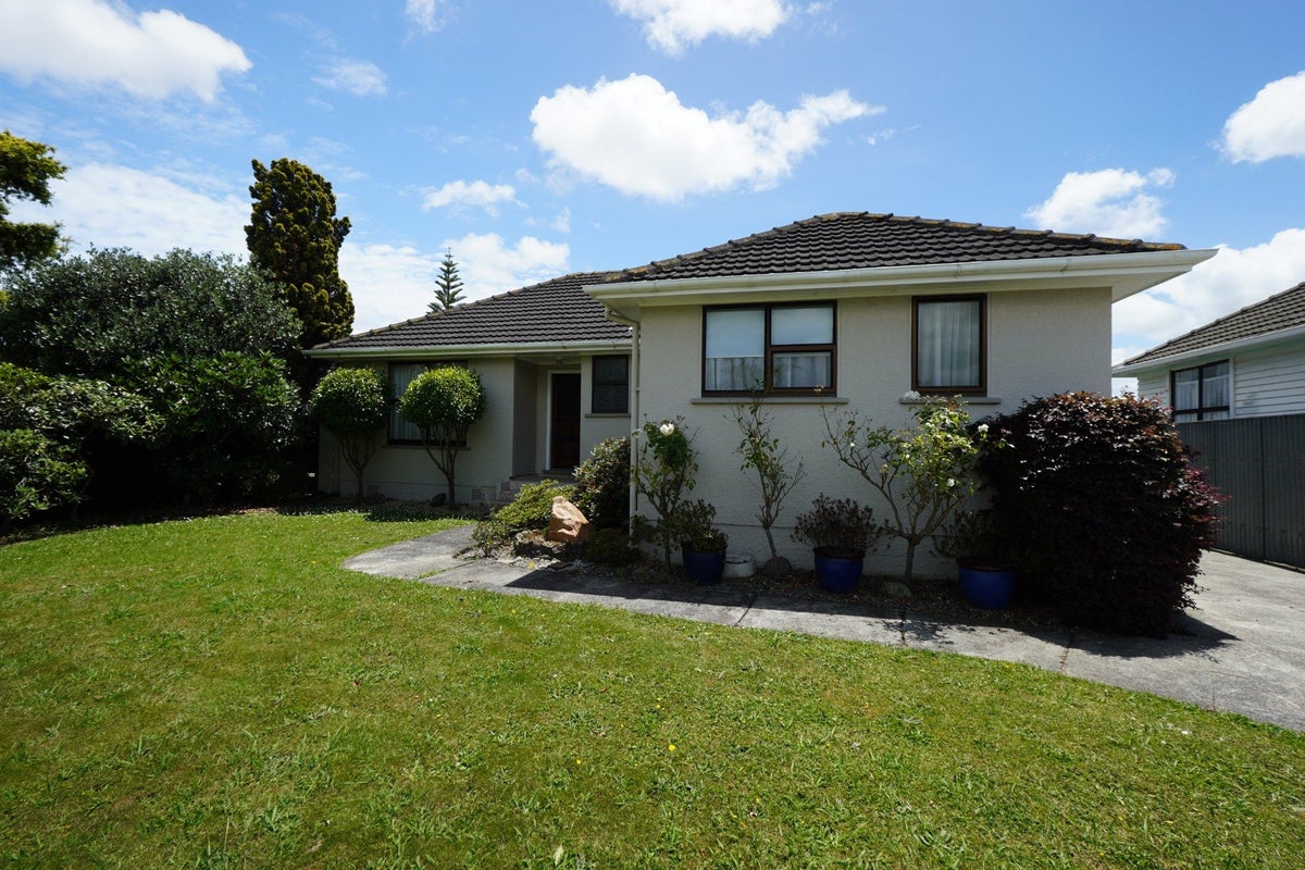 9 Bristol Crescent, Roslyn, Palmerston North - Carousel 1