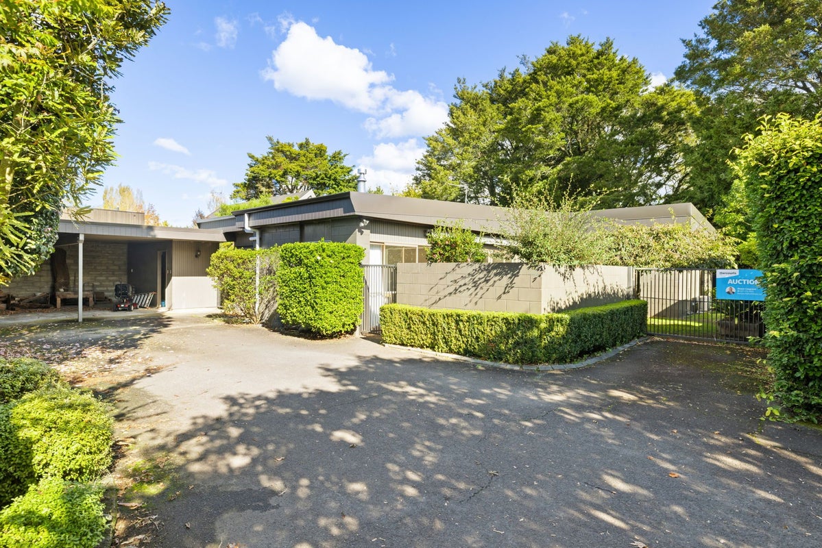 47 Hooker Avenue, Chedworth, Hamilton - Carousel 1