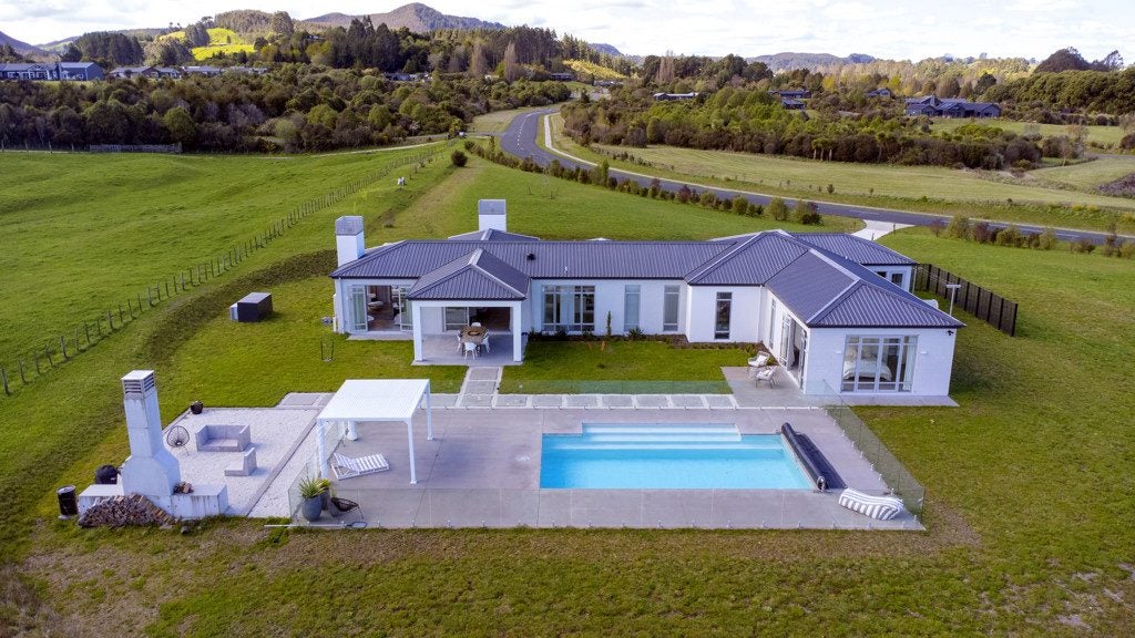 18 Oakdale Drive, Kinloch, Taupo - Carousel 2