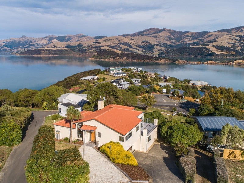 15 Ngaio Grove, Robinsons Bay, Akaroa - Carousel 1