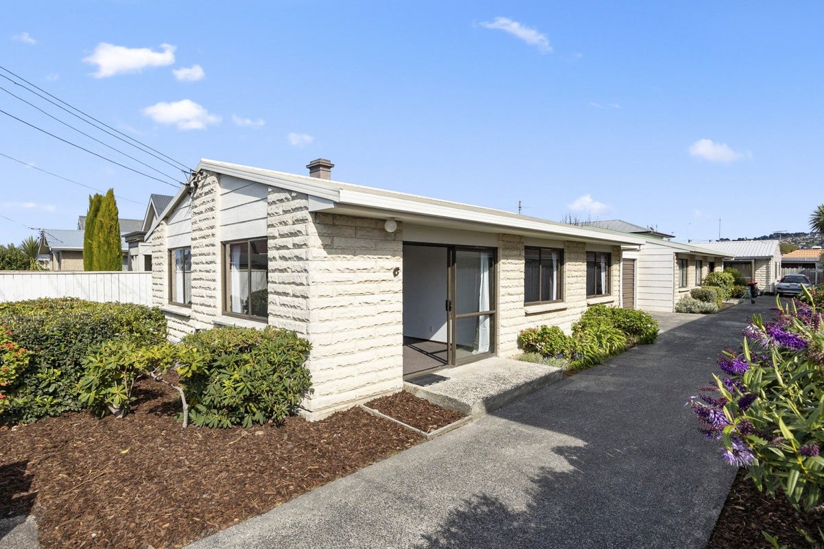 8C Grove Street, Saint Kilda, Dunedin - Carousel 1