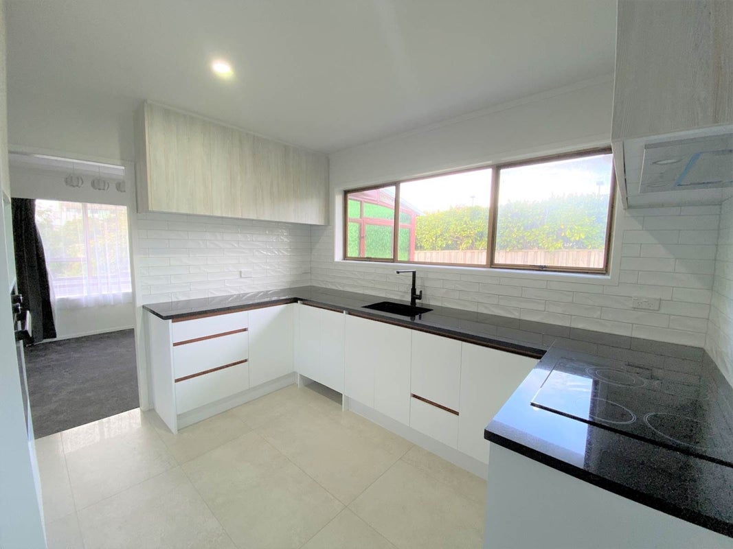 2/8 Ngaire Avenue, Epsom, Auckland - Carousel 2