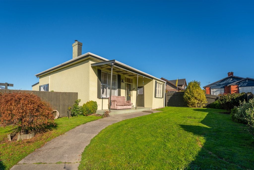 6 Livingstone Street, West End, Timaru - Carousel 1
