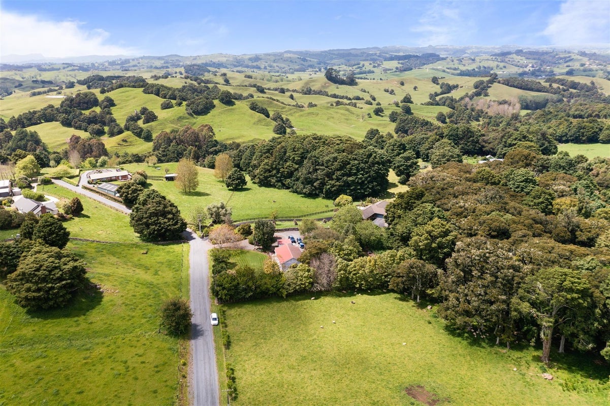 18 Meadowstone Lane, Whangarei - Carousel 2