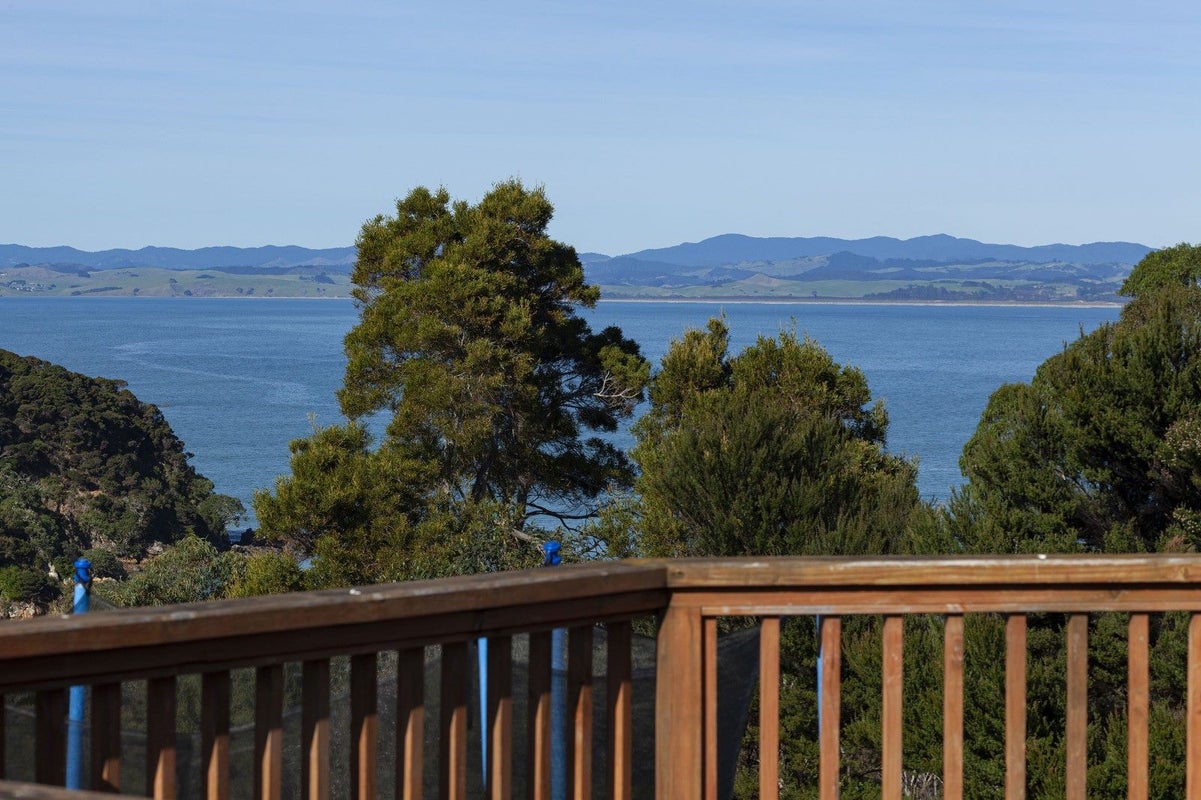 10 De Surville Road, Karikari Peninsula, Kaitaia - Carousel 1